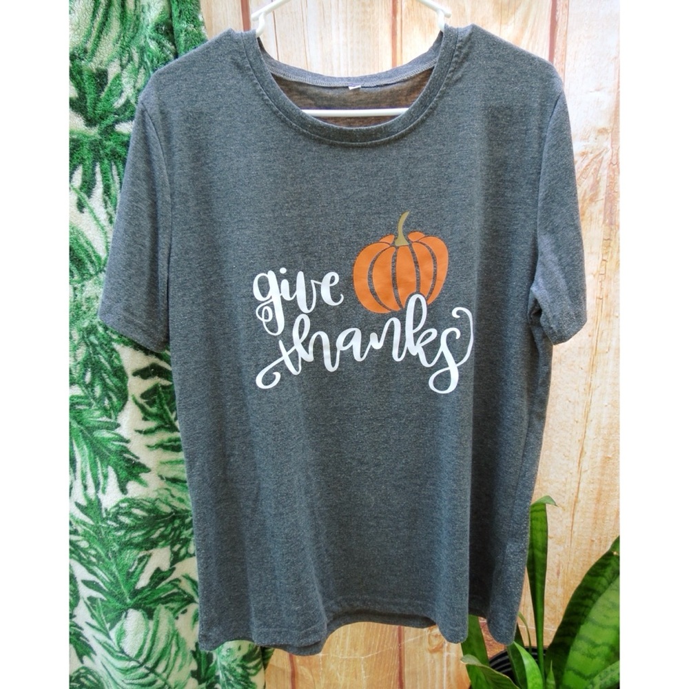 Give thanks pumpkin graphic oversized tee 🍂